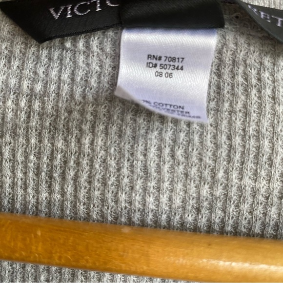 Vintage Y2K Victoria’s Secret Jewel Crown Long Sleeve - Picture 7 of 7